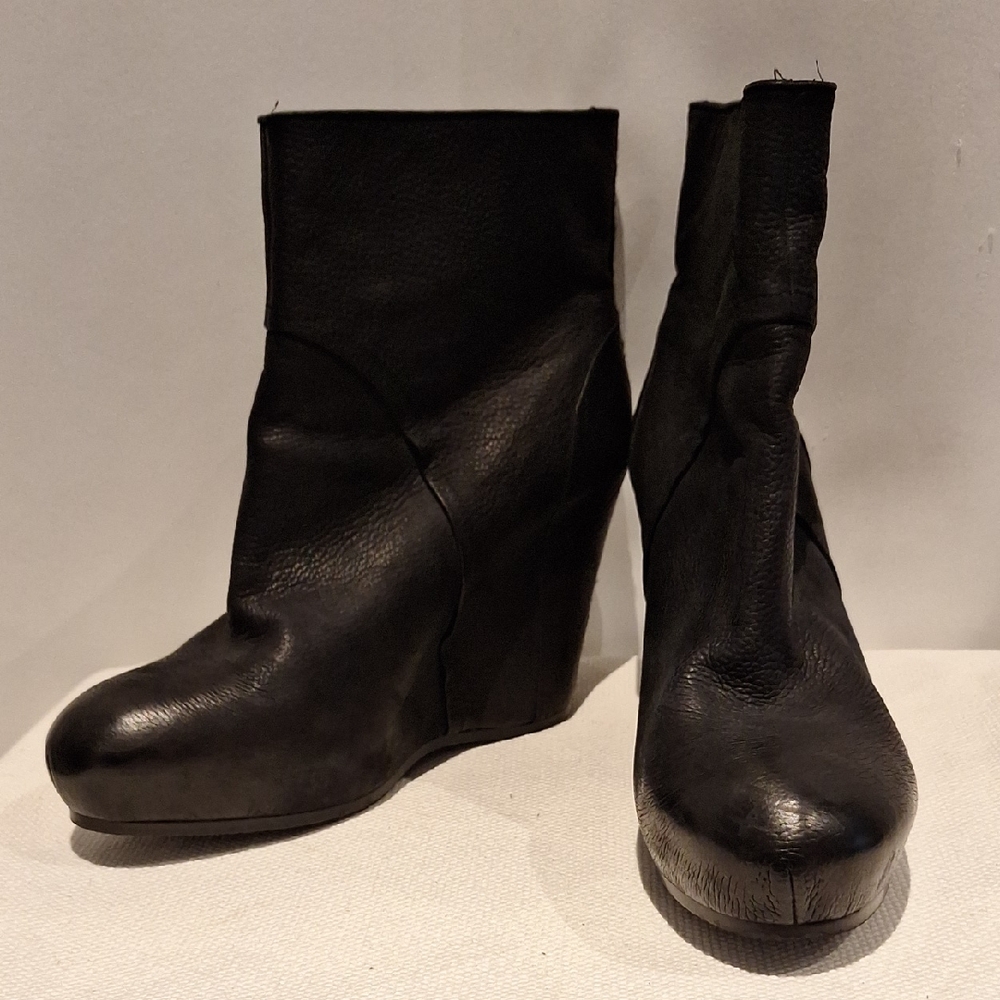 Trouve Black Leather Wedge Ankle Boots Size 10
